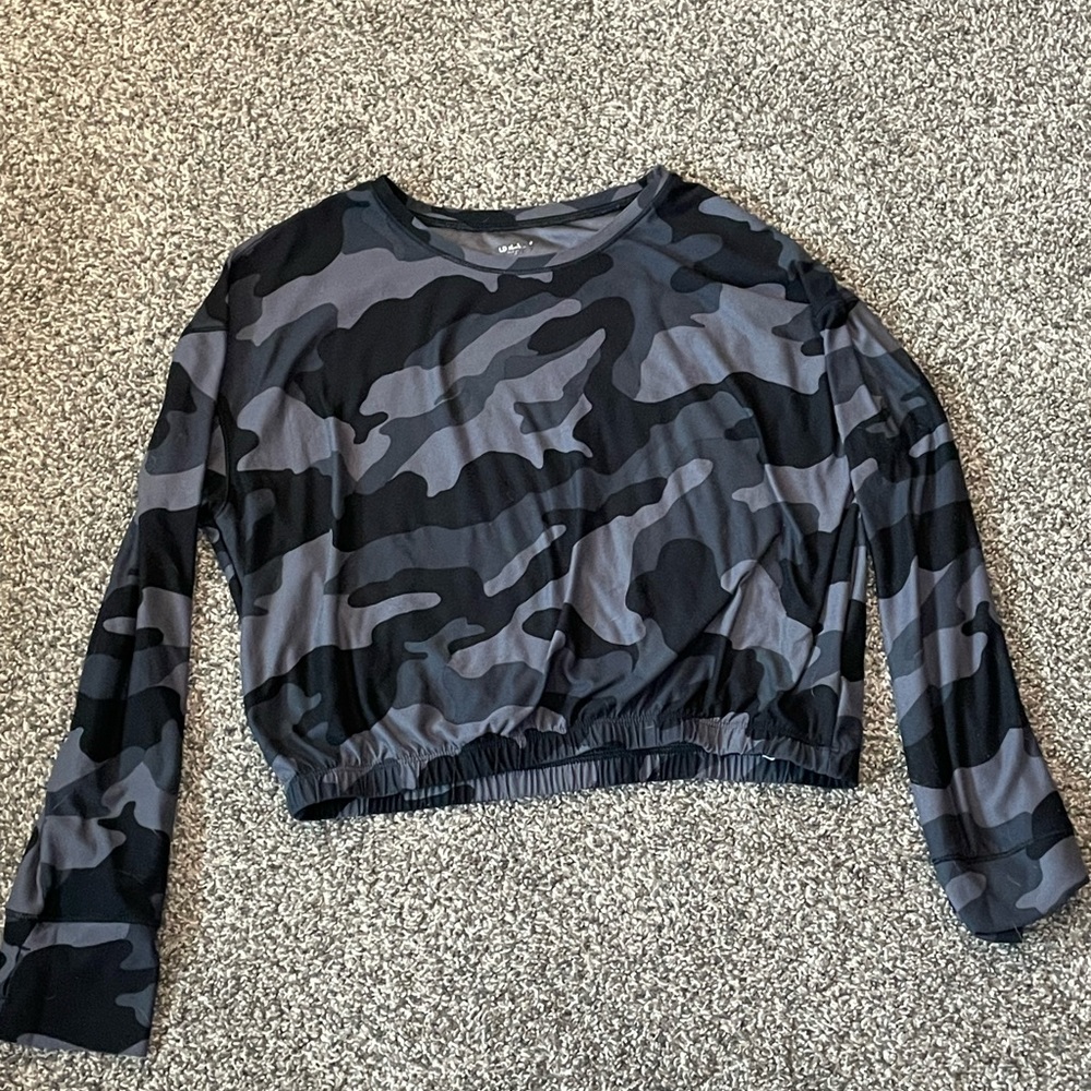 Old Navy Girls Crop Camo long-Sleeved top